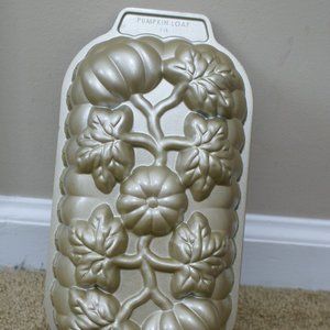 Nordic Ware Pumpkin Loaf Cake Pan 1 Lb Mold Gold Aluminum Mold